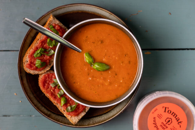 20220106 Mere Mat Top Down Tomato Container